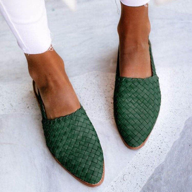 Flat sandals