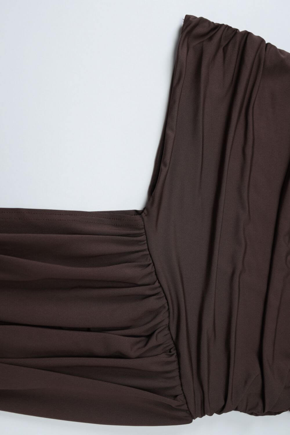 Asymmetrisches Drapiertes Ein-Schulter-Kurzkleid