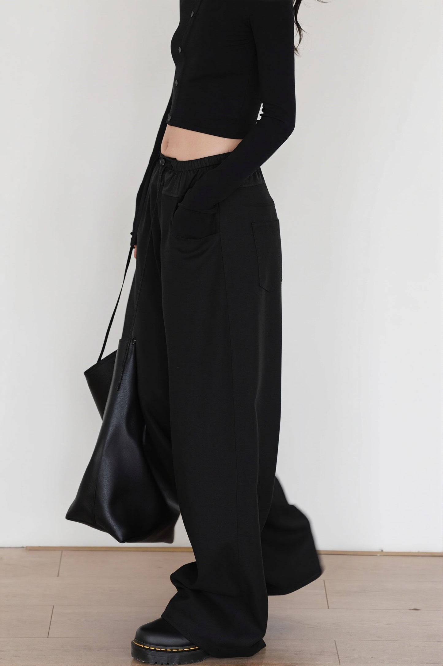 Detailansicht des Colorblock-Bunds an der Damen Wide Leg Yogahose
