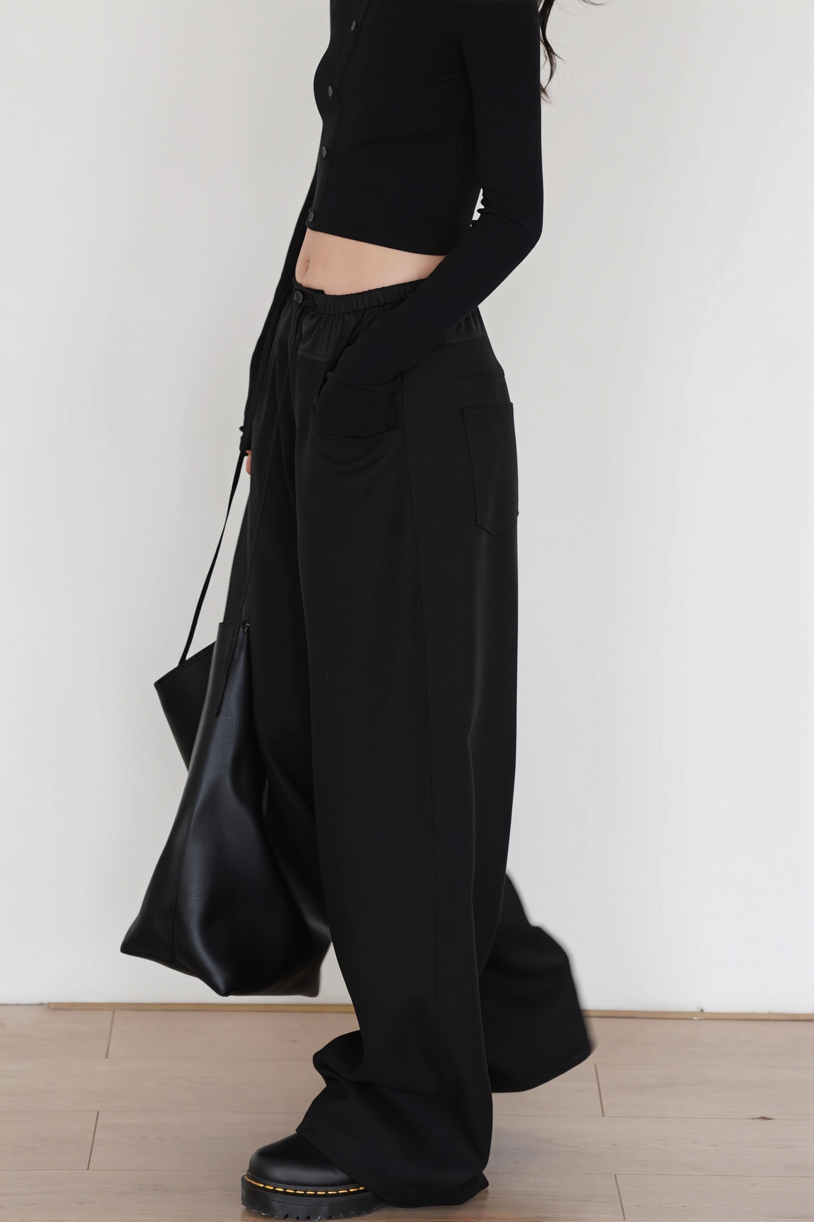 Detailansicht des Colorblock-Bunds an der Damen Wide Leg Yogahose