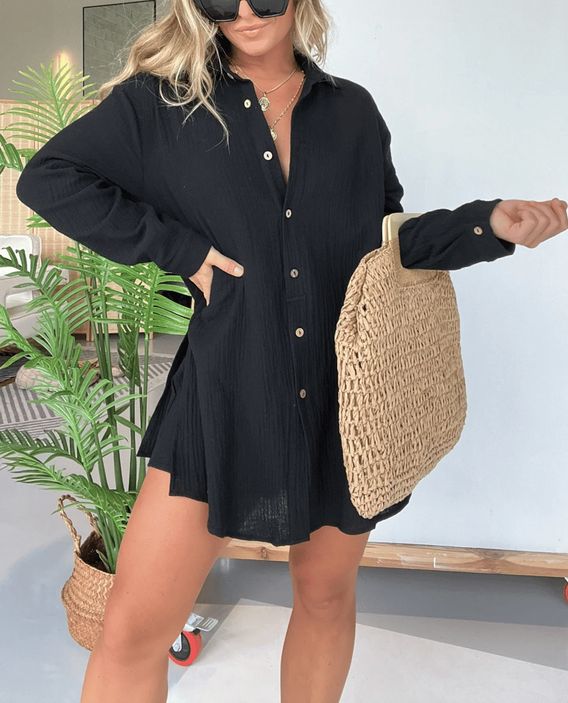 Eleganter Damen Jumpsuit aus Tüll mit lockerer Passform von vorn