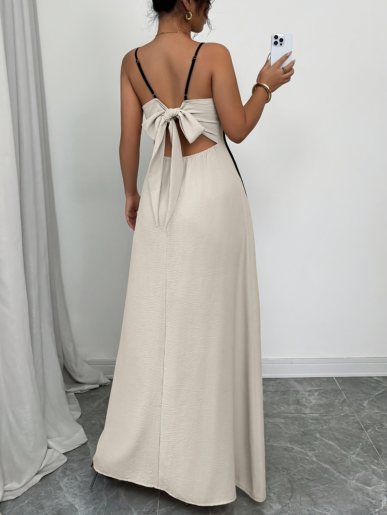 Ärmelloses Viskose-Midikleid in A-Linie Beige