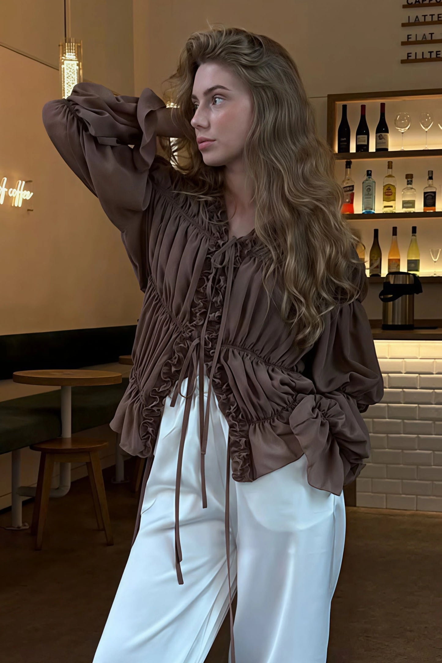 Gerüschte Rüschenbluse mit Bindeband und V-Ausschnitt für Damen
