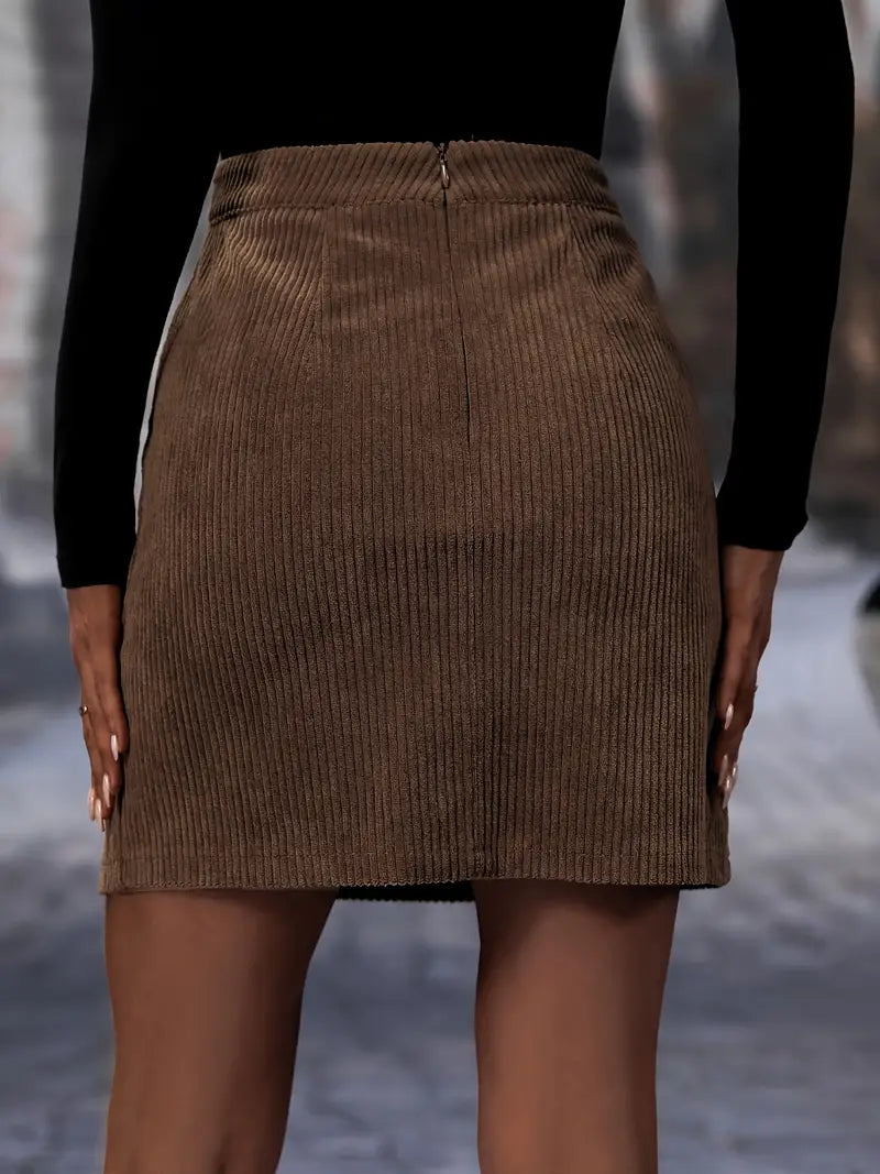 Damen Midi Cordrock aus Cord als Outfit für Frühling und Herbst