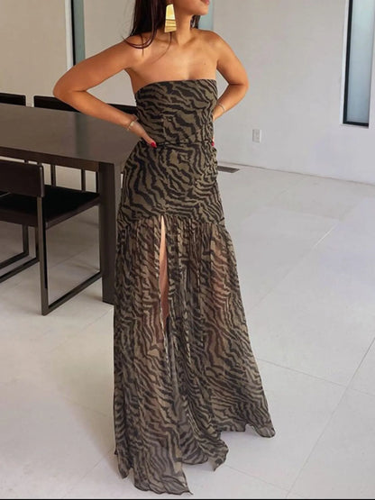 Elegantes Zebramuster-Maxikleid mit hohem Seitenschlitz