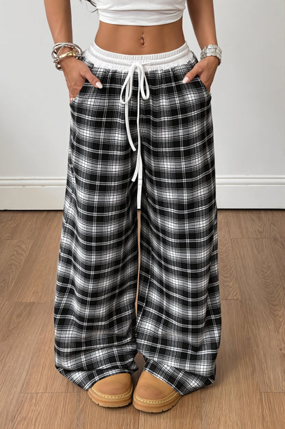 Damenhose mit Karomuster und Kordelzug in Seitenansicht