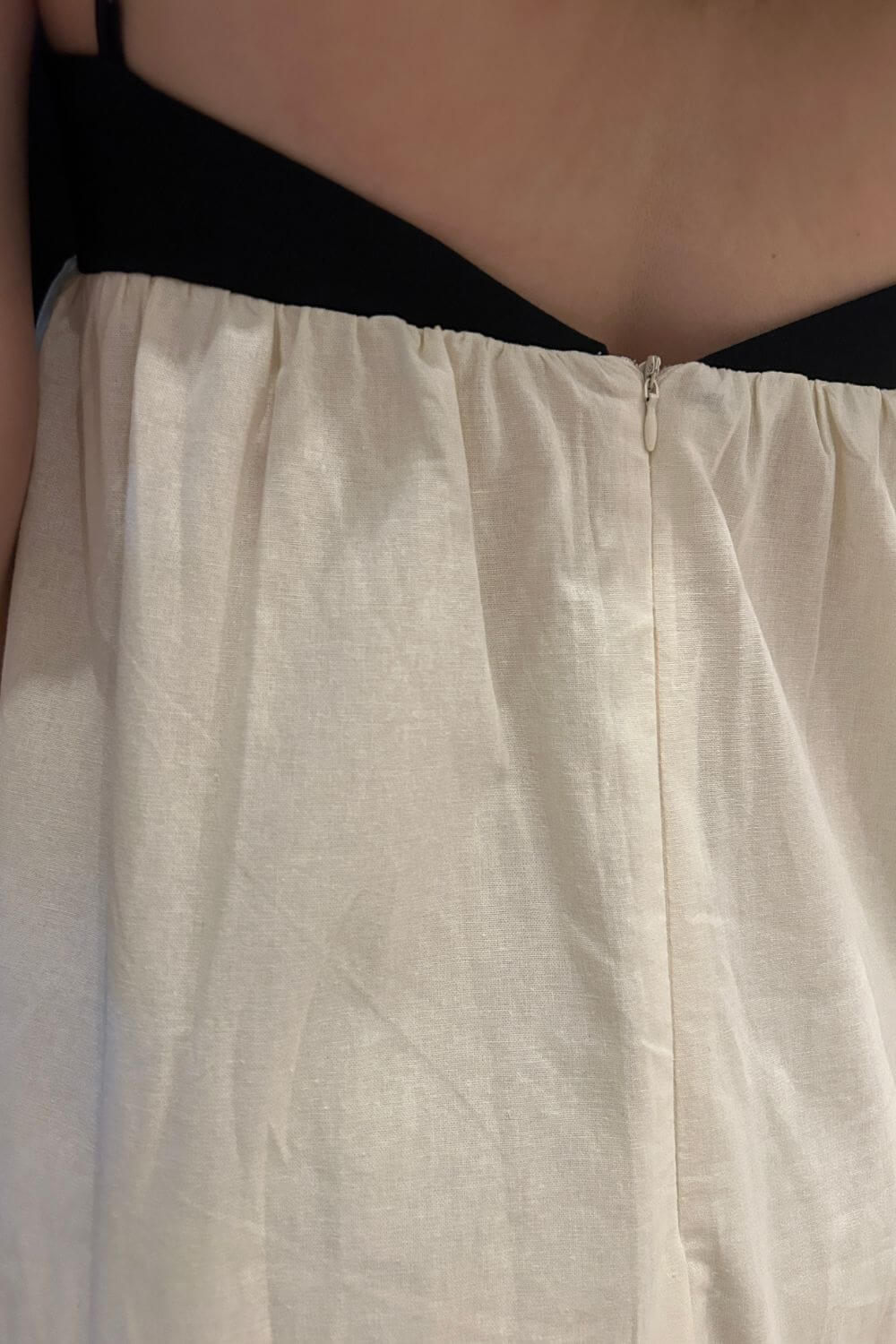 Leinenmischung Lässiges Midi-Kleid Schwarz und Weiß