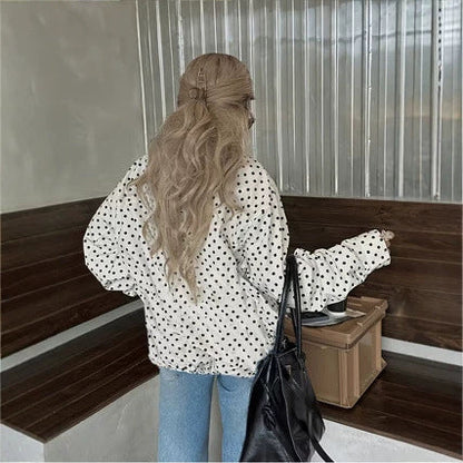 Elegante Damenjacke im kurzen Schnitt mit Tupfendessin