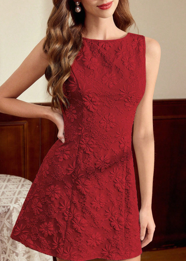 Detailansicht des floralen Jacquardmusters am eleganten Damen Midikleid