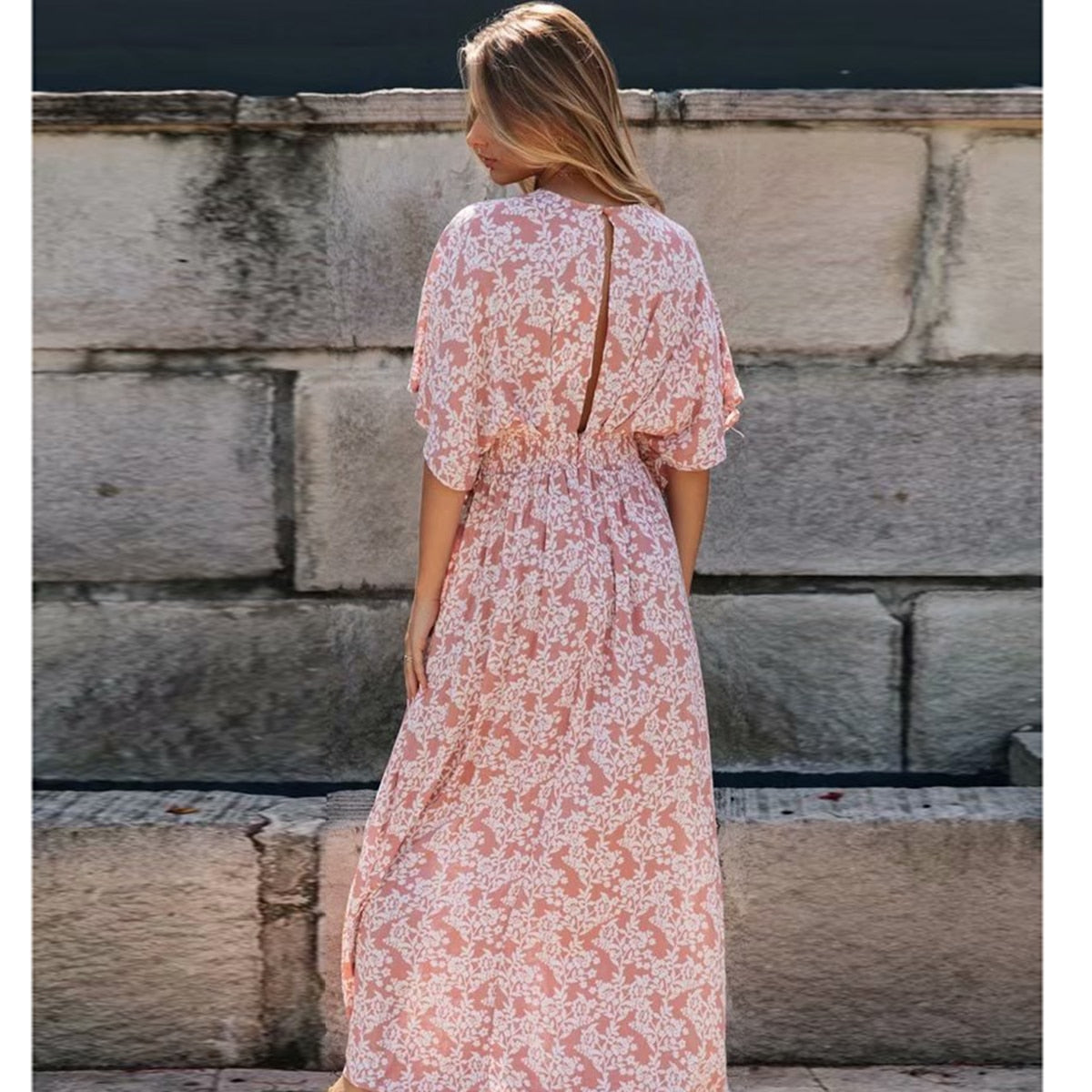 Pudersamtrotes Boho-Kleid mit Schlitz