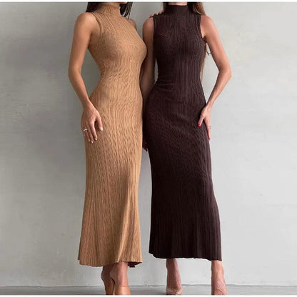 Weiches Strick-Kleid mit tailliertem Schnitt und ausgestelltem Rock, Midi-Länge, Damen