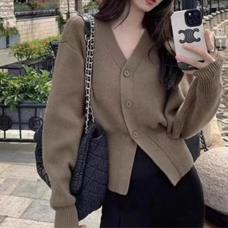 Damen Enganliegender Strick-V-Ausschnitt-Cardigan