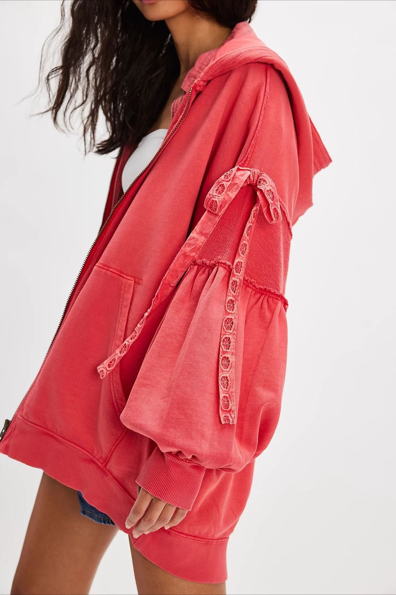 Damen Zip-Hoodie oversized mit Schnürärmeln in Rückansicht