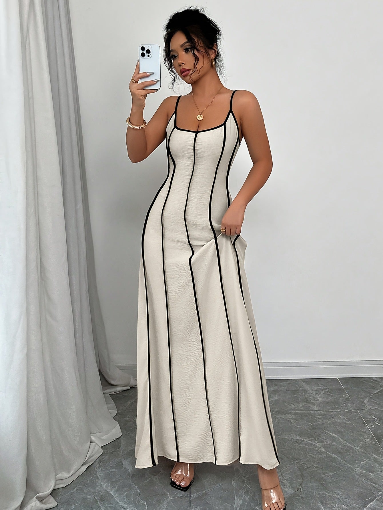 Ärmelloses Viskose-Midikleid in A-Linie Beige
