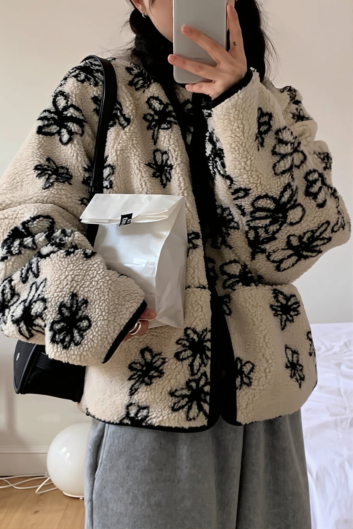 Wendbare Sherpa-Fleece-Jacke für Damen mit floralem Muster auf der Vorderseite
