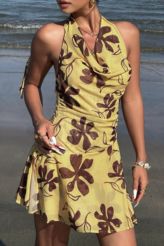 Damen-Minikleid mit Blumenprint und Halterneck in Frontalansicht