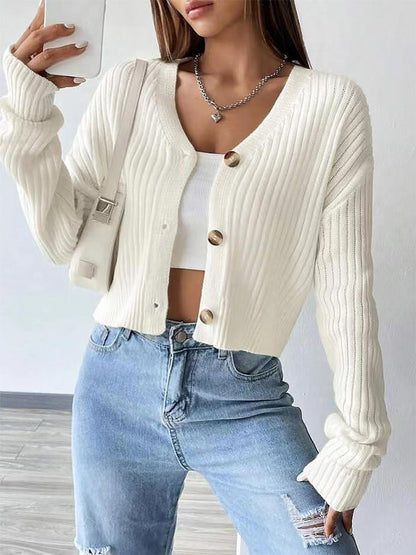Damen-Cardigan mit V-Ausschnitt und kurzen Schnitt von vorn