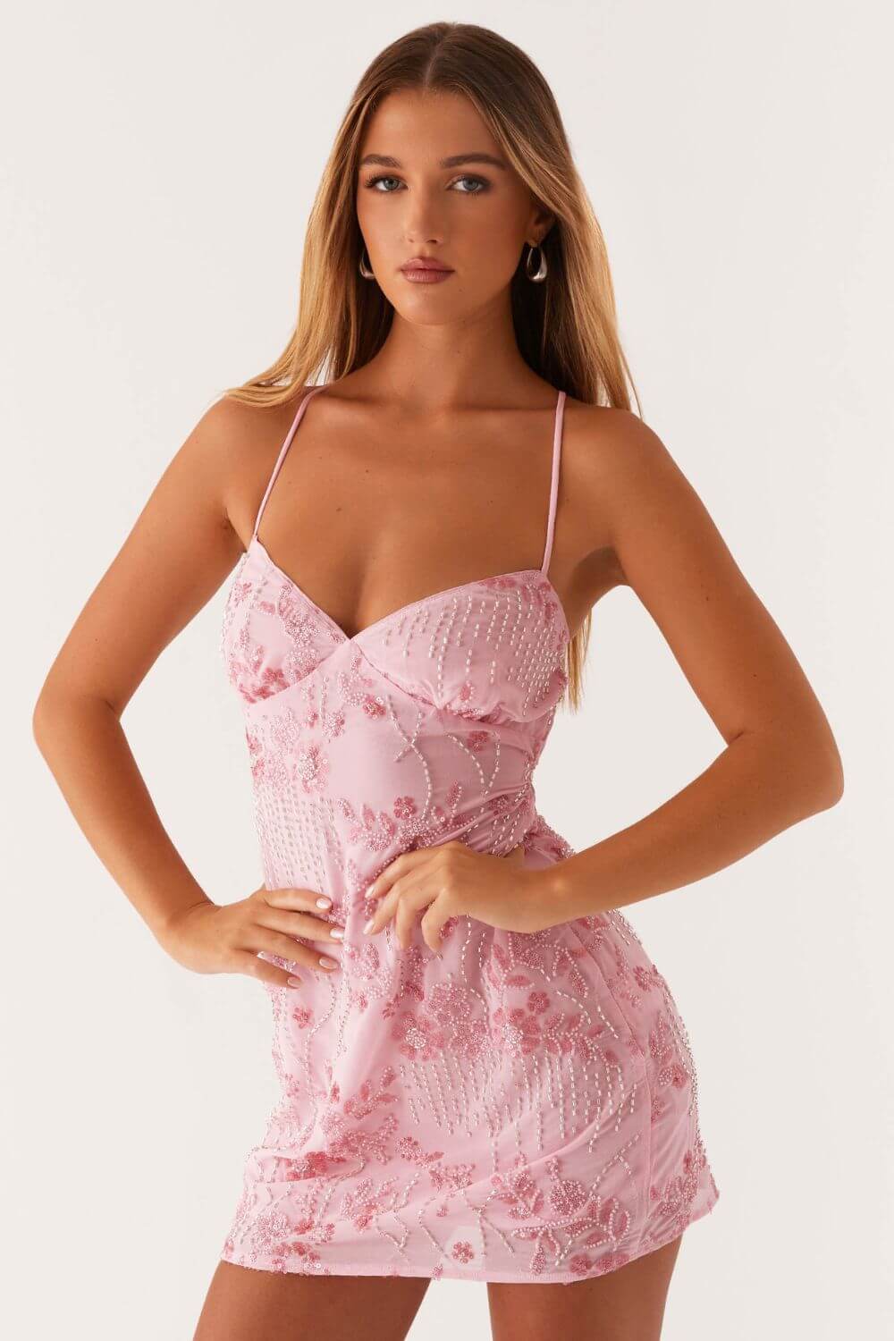 Paillettengeschmücktes kurzes Kleid