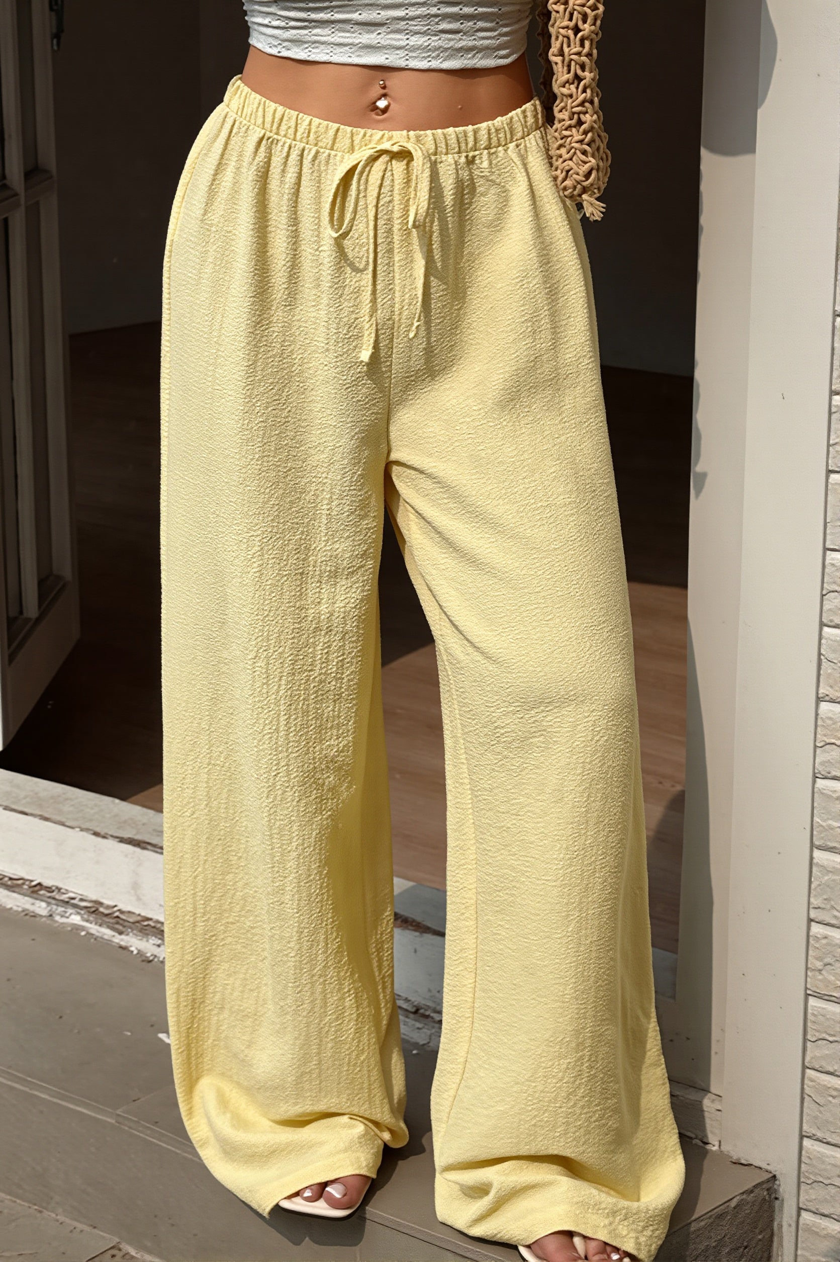 Damen weite Hose mit hoher Taille in Uni in Vorderansicht