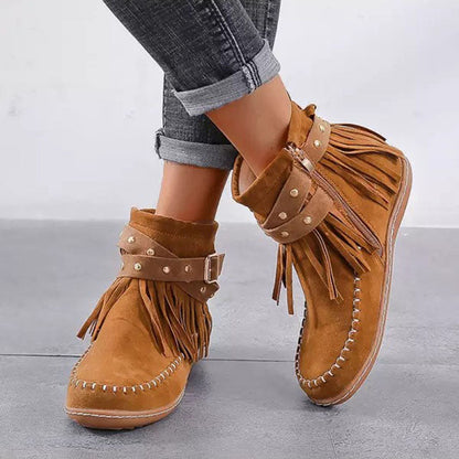 Stiefel Mit Fransen Flachen Nieten Und Gürtelschnalle