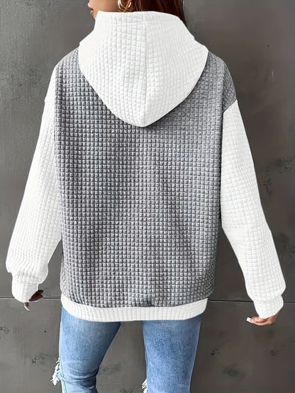 Damen-Kapuzenpullover in einer stilvollen Frontansicht