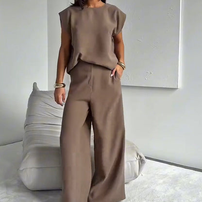 Schickes zweiteiliges Set aus T-Shirt und weiten Hosen