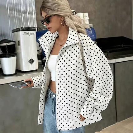 Damen-Kurzjacke mit Tupfenmuster und lockerer Passform