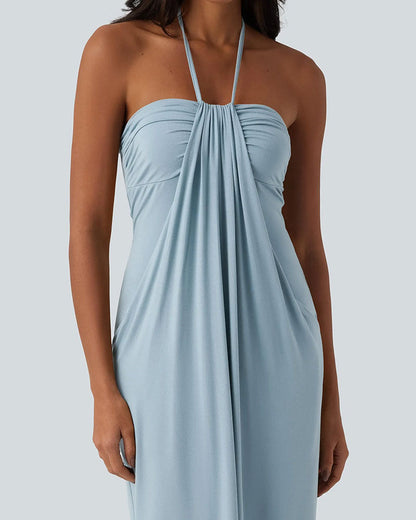 Detailansicht des Halterneck-Ausschnitts am Damen-Maxikleid