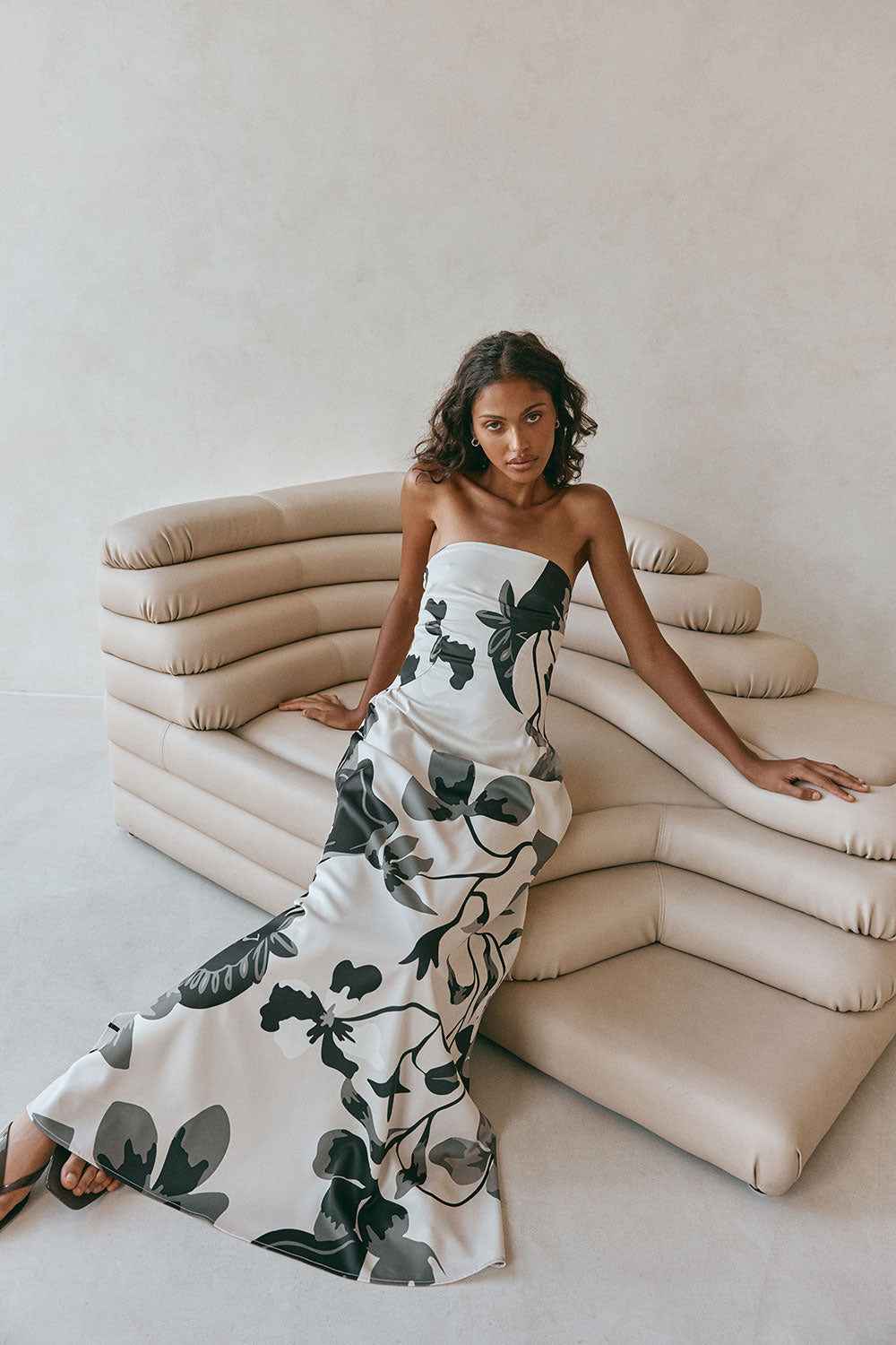 Damen Musterkleid mit floralem Muster aus leichter Stoffqualität