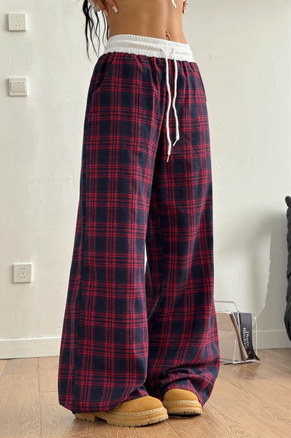Karierte Damenhose mit bequemer Passform und weitem Bein