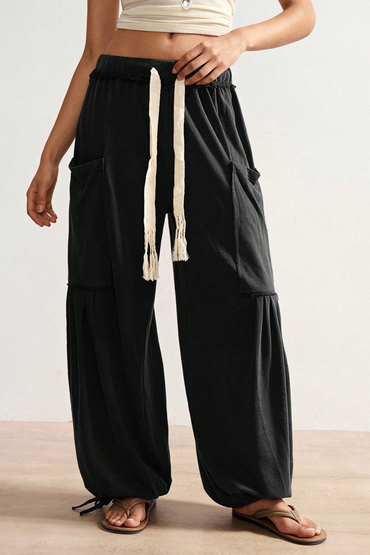 Lässige Wide-Leg-Hose für Damen mit Bindegürtel und mittlerer Taille
