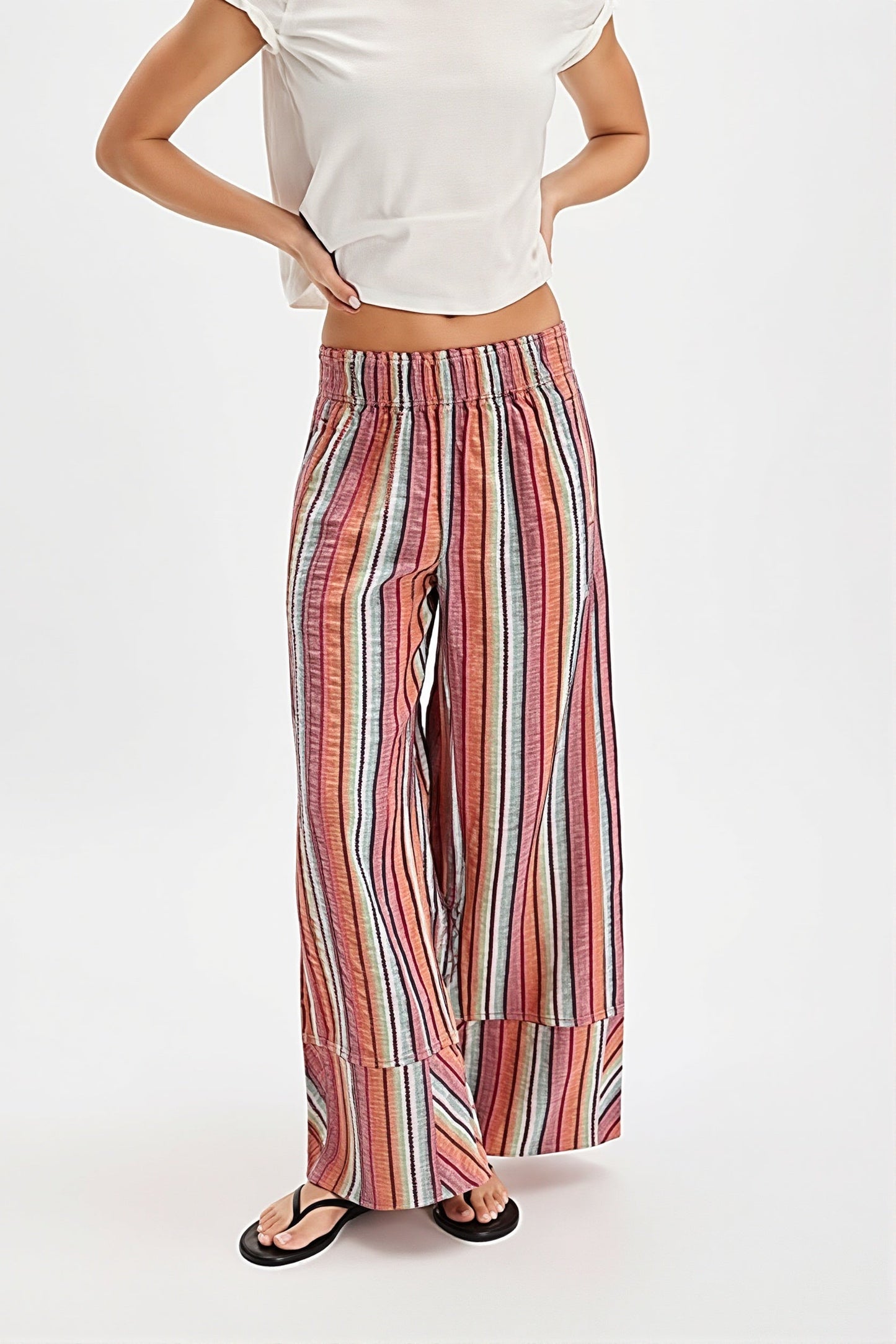 Damen High-Waist weite Hose mit Streifen in voller Ansicht