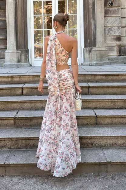 Rosa-lila Zweiteiler für Damen mit One-Shoulder-Design und Blumenprint