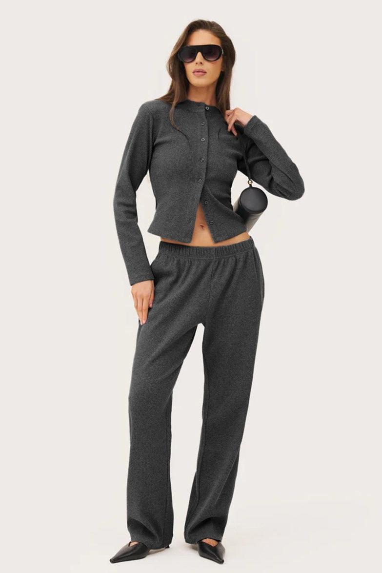 Bequemes Rippstrick-Set für vielseitige Alltagslooks