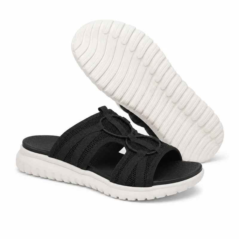 Leichte Damen-Schlupfsandalen mit breiter Passform, seitliche Ansicht