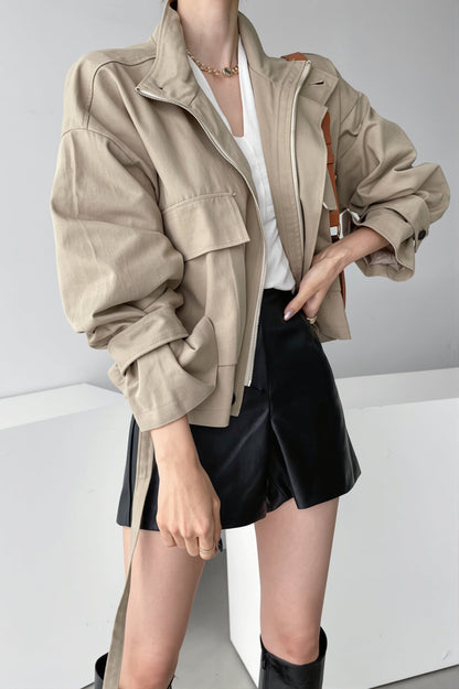 Oversized-Utilityjacke mit markantem Stehkragen