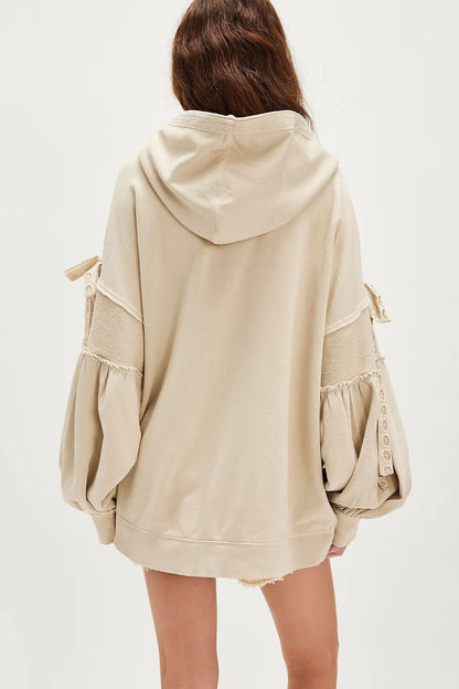 Damen Kapuzenjacke oversized mit Reißverschluss seitlich aufgenommen