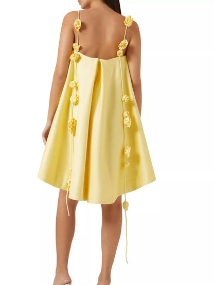 Rückenfreies Minikleid mit 3D-Rosen-Trägern Gelb