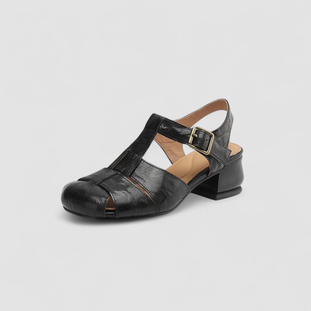Seitenprofil der Damen Mary Jane Schuhe mit klassischer Silhouette