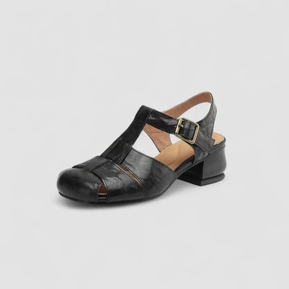 Seitenprofil der Damen Mary Jane Schuhe mit klassischer Silhouette