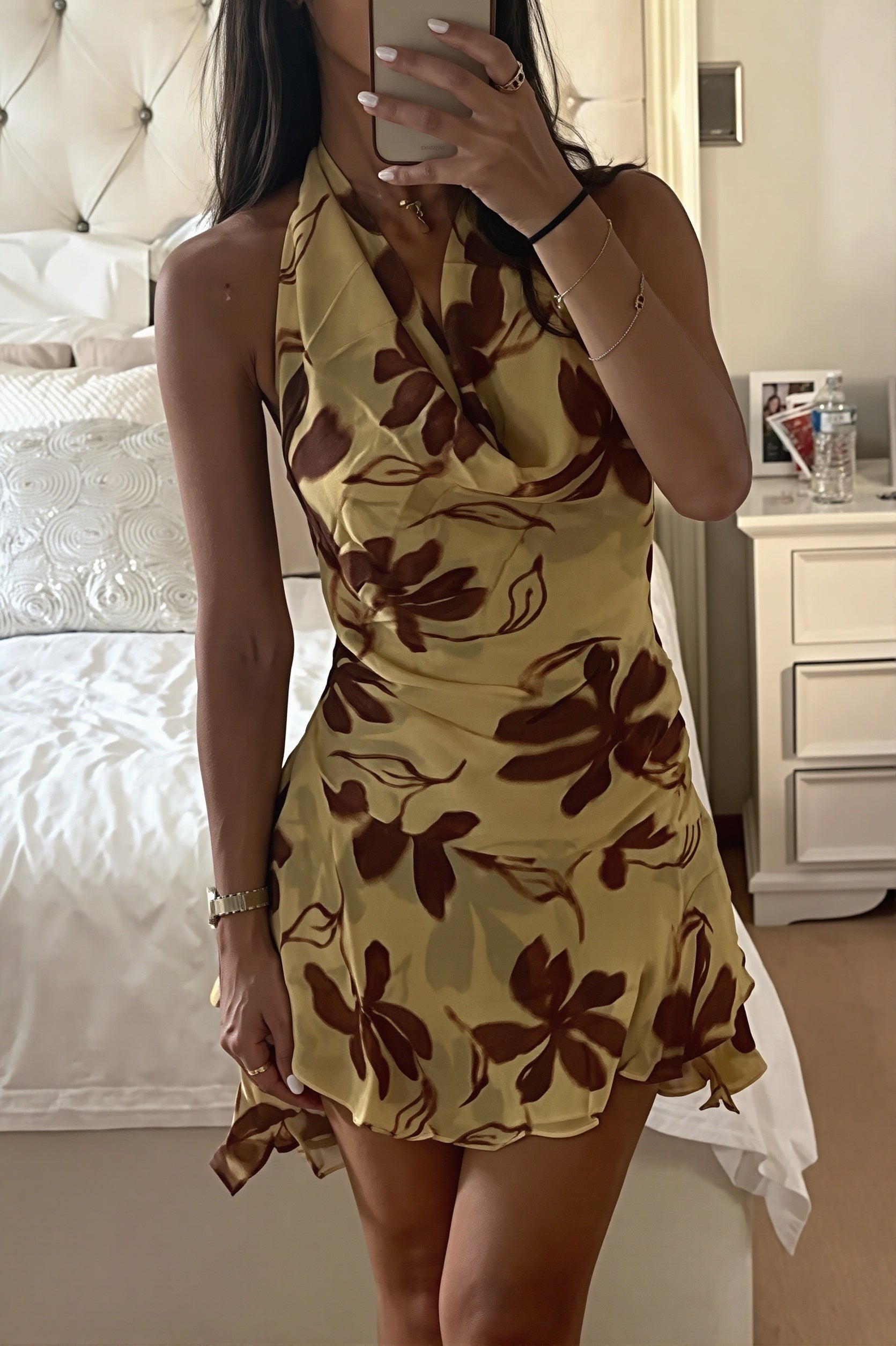 Damen-Minikleid mit Blumenprint in seitlicher Ansicht