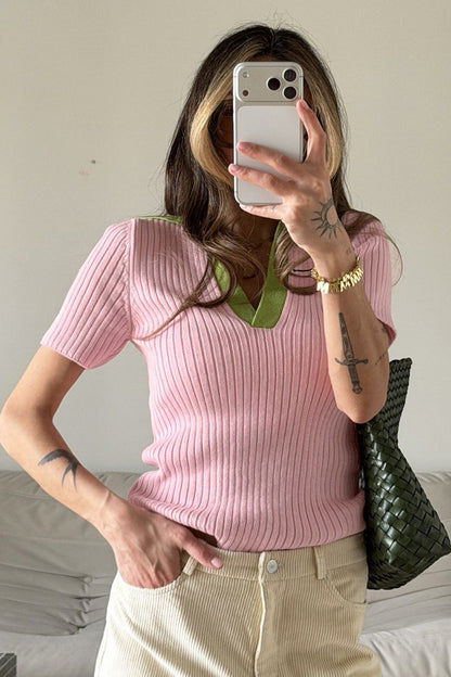 Damen Strickshirt mit klassischem Polokragen in der Vorderansicht