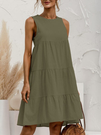 Damen Minikleid mit A-Linie und dezenten Falten im Detail