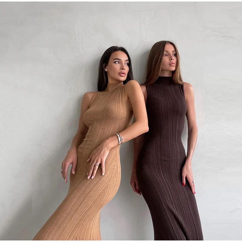 Weiches Strick-Kleid mit tailliertem Schnitt und ausgestelltem Rock, Midi-Länge, Damen