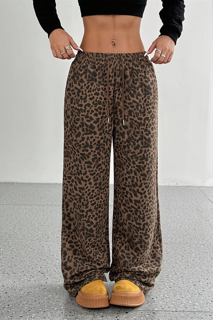 Damen weite Hose mit Leopardenmuster in lockerer Passform, Vorderansicht