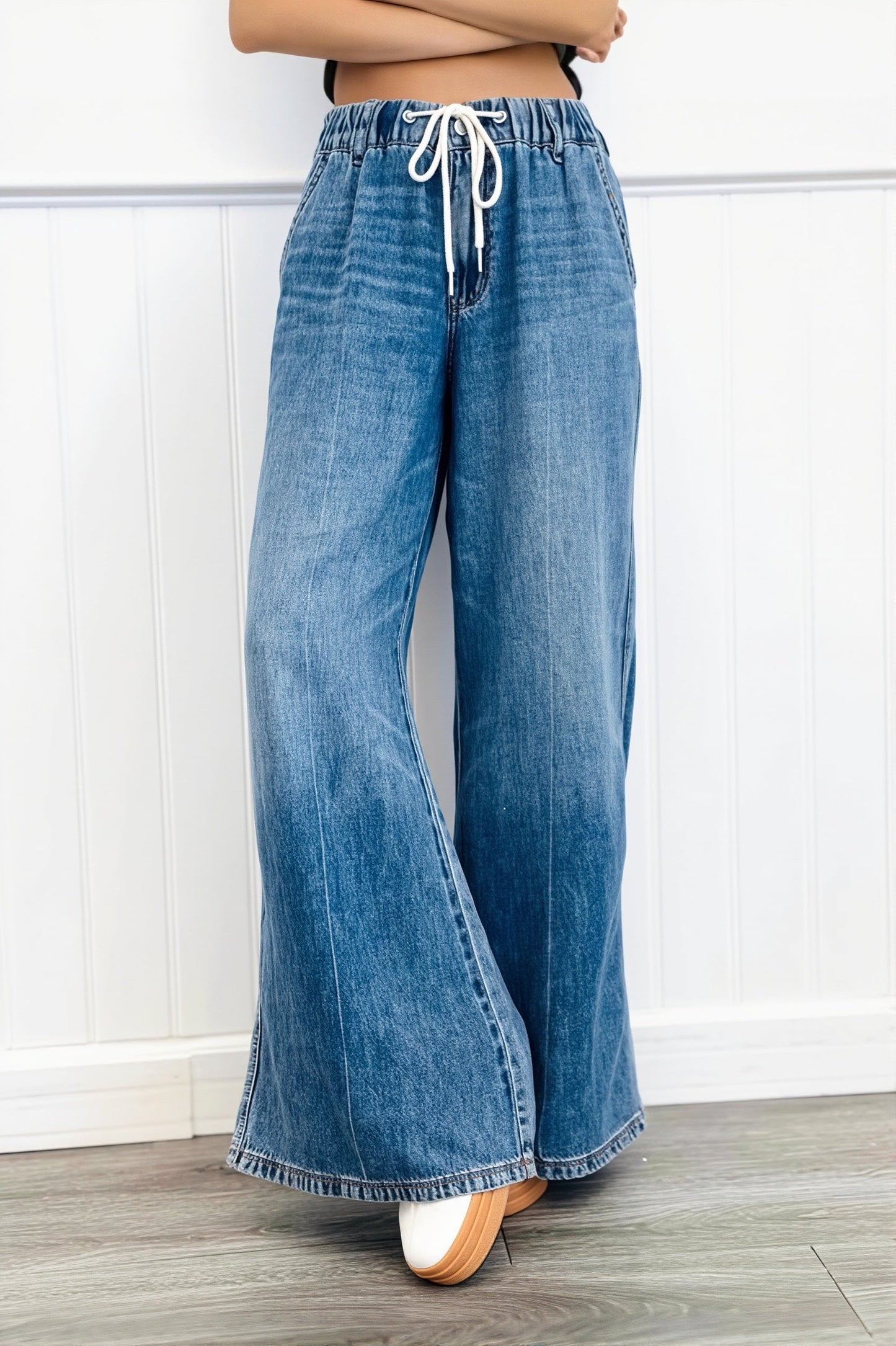 Damen Straight Leg Jeans mit Vintage-Waschung und High Waist in Frontalansicht