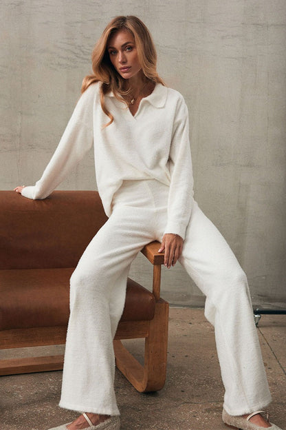 Damen-Set aus Kunstfell-Pullover mit Polo-Kragen und weiter Hose