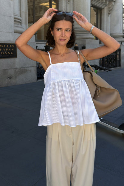 Gestreiftes Damen Tanktop mit Volants in Frontalansicht