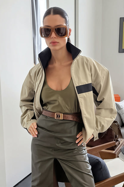 Farbblockjacke mit langen Ärmeln und lässiger Passform