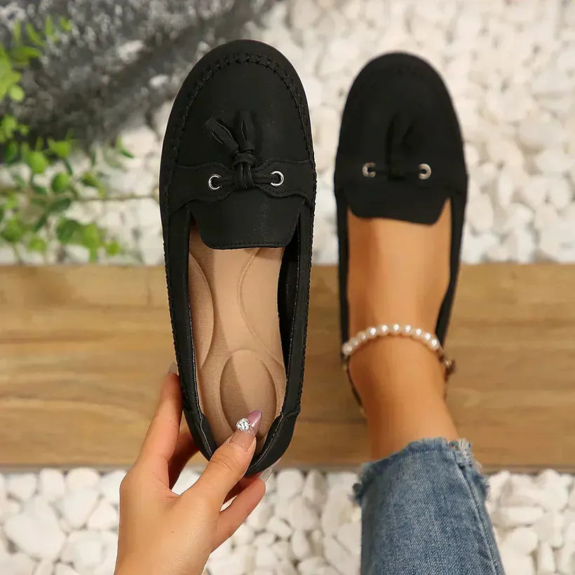 Damen Slipper im femininen Vintage-Look von schräg oben